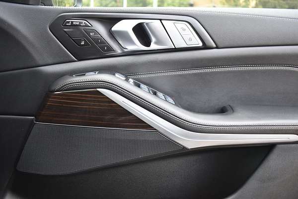 2021 BMW X7 xDrive30d G07