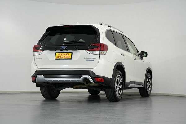 2022 Subaru Forester Hybrid L S5