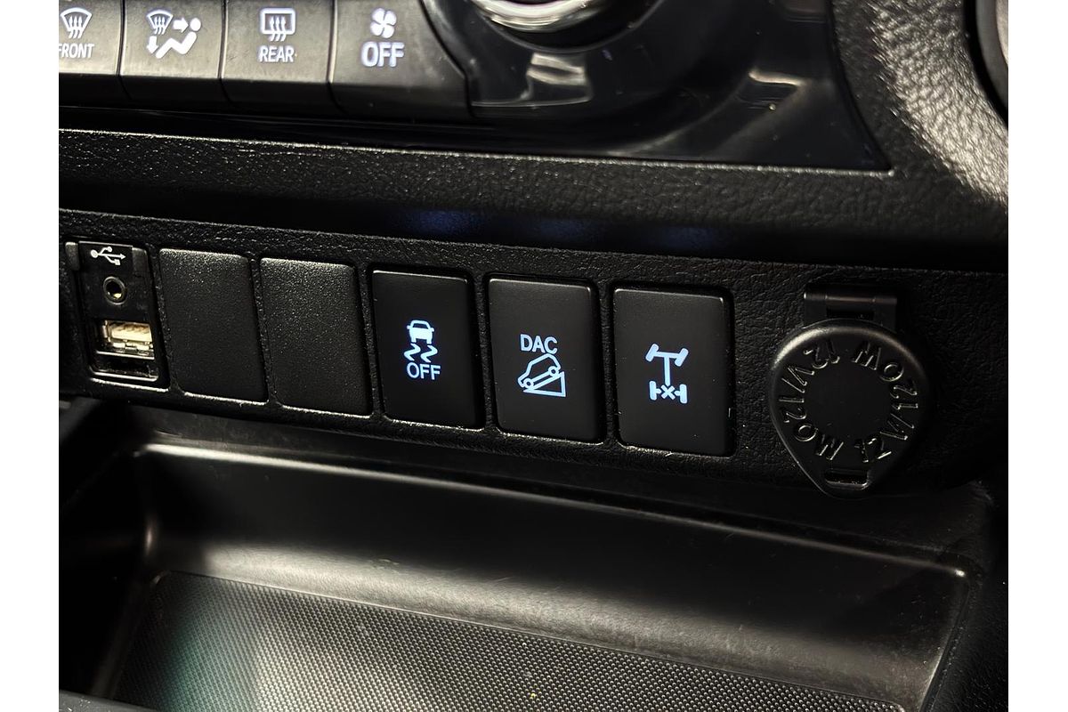 2017 Toyota Hilux SR5 GUN126R 4X4