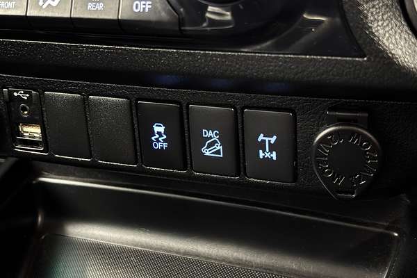 2017 Toyota Hilux SR5 GUN126R 4X4