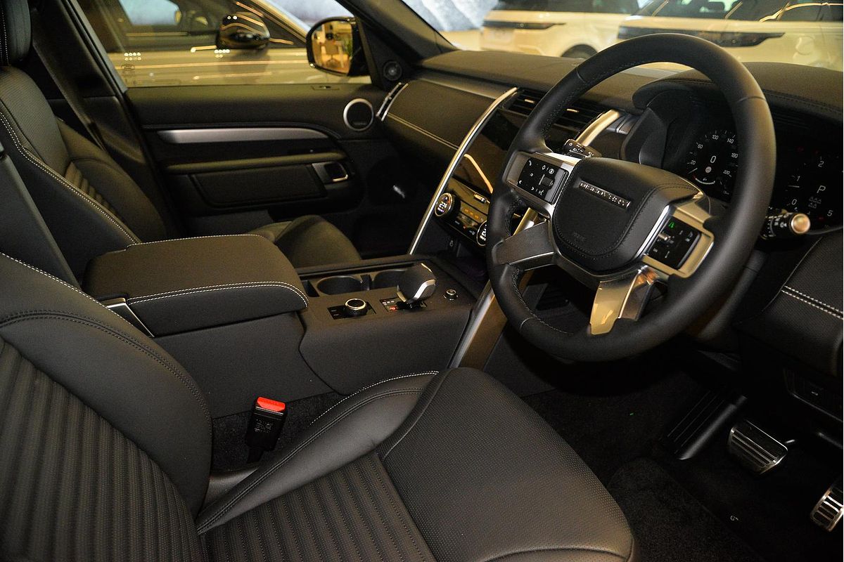 2024 Land Rover Discovery P360 Dynamic HSE Series 5