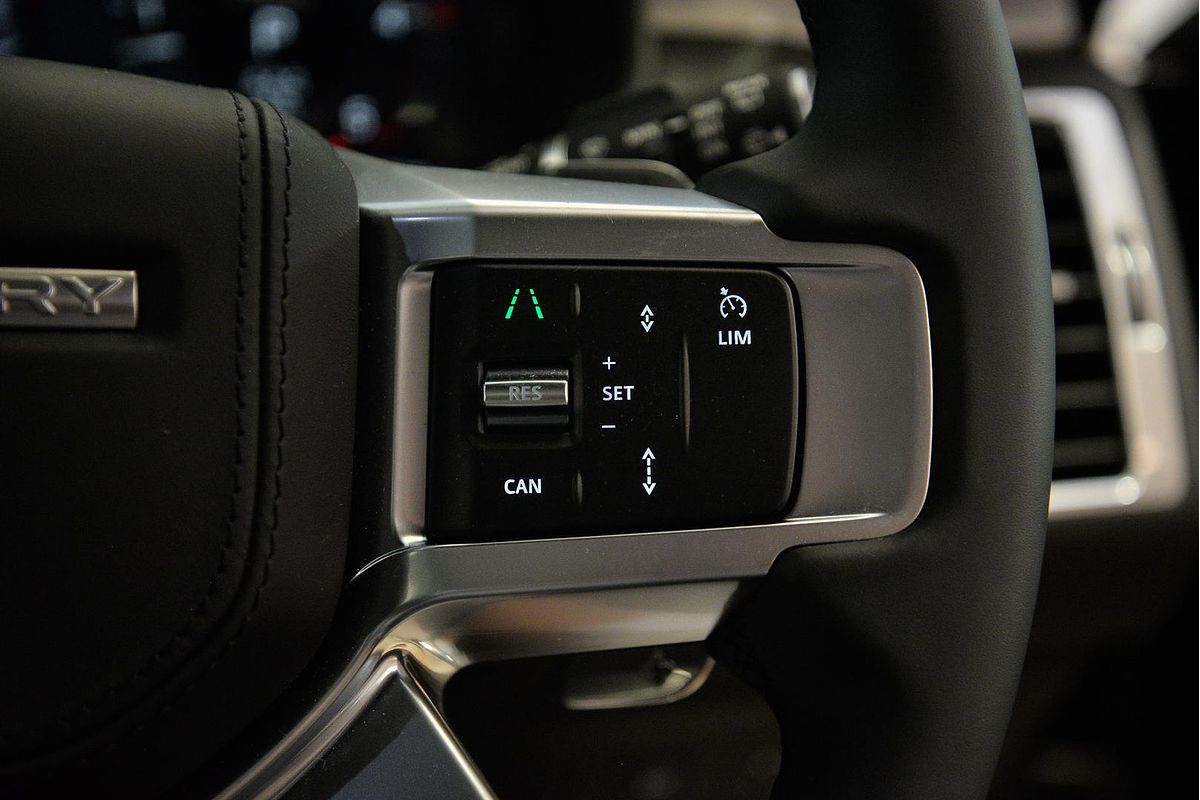 2024 Land Rover Discovery P360 Dynamic HSE Series 5
