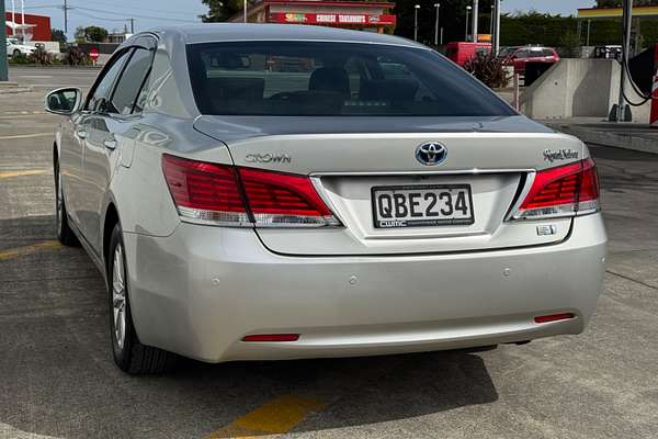 2013 Toyota CROWN HYBRID