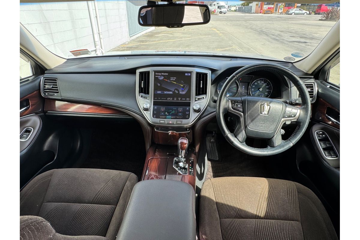 2013 Toyota CROWN HYBRID