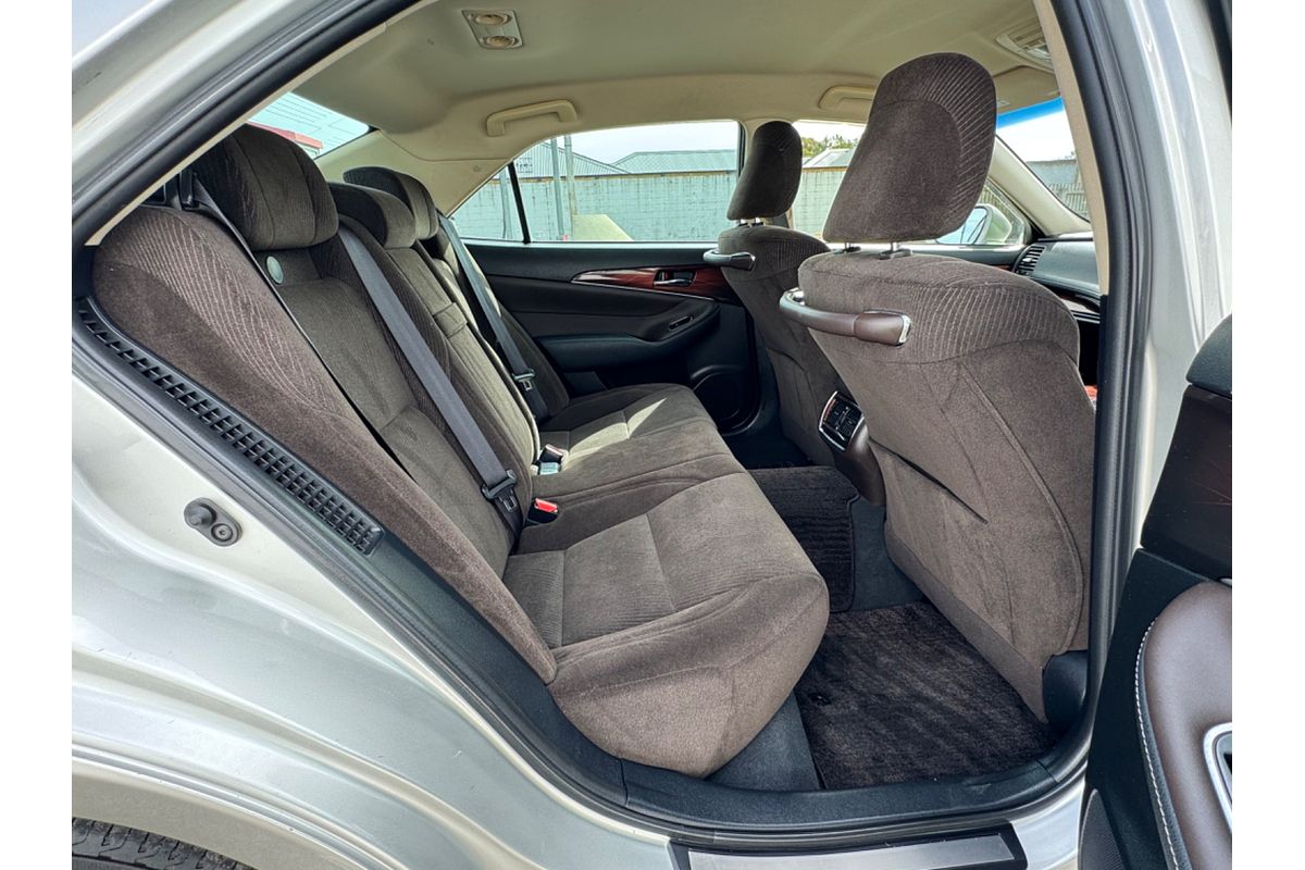 2013 Toyota CROWN HYBRID