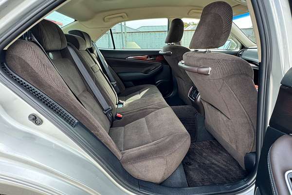 2013 Toyota CROWN HYBRID
