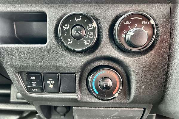 2017 Toyota Hiace KDH221R
