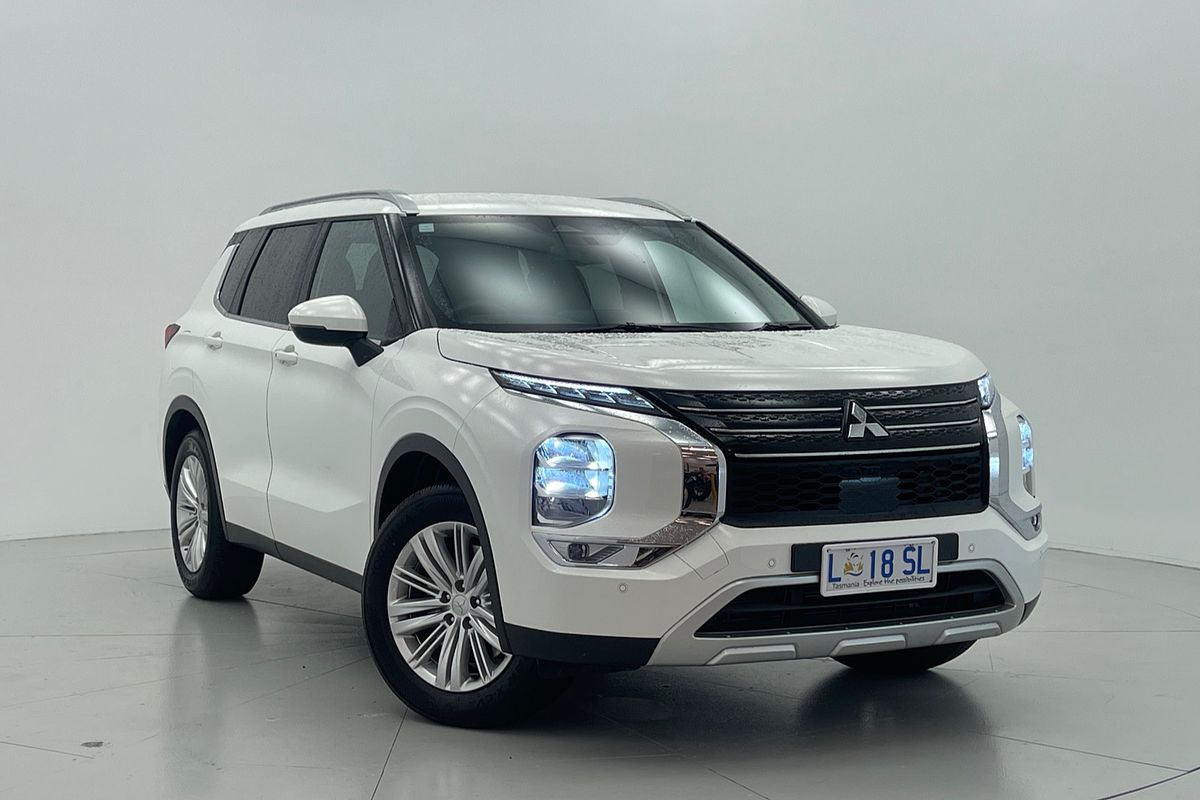 2024 Mitsubishi Outlander LS ZM