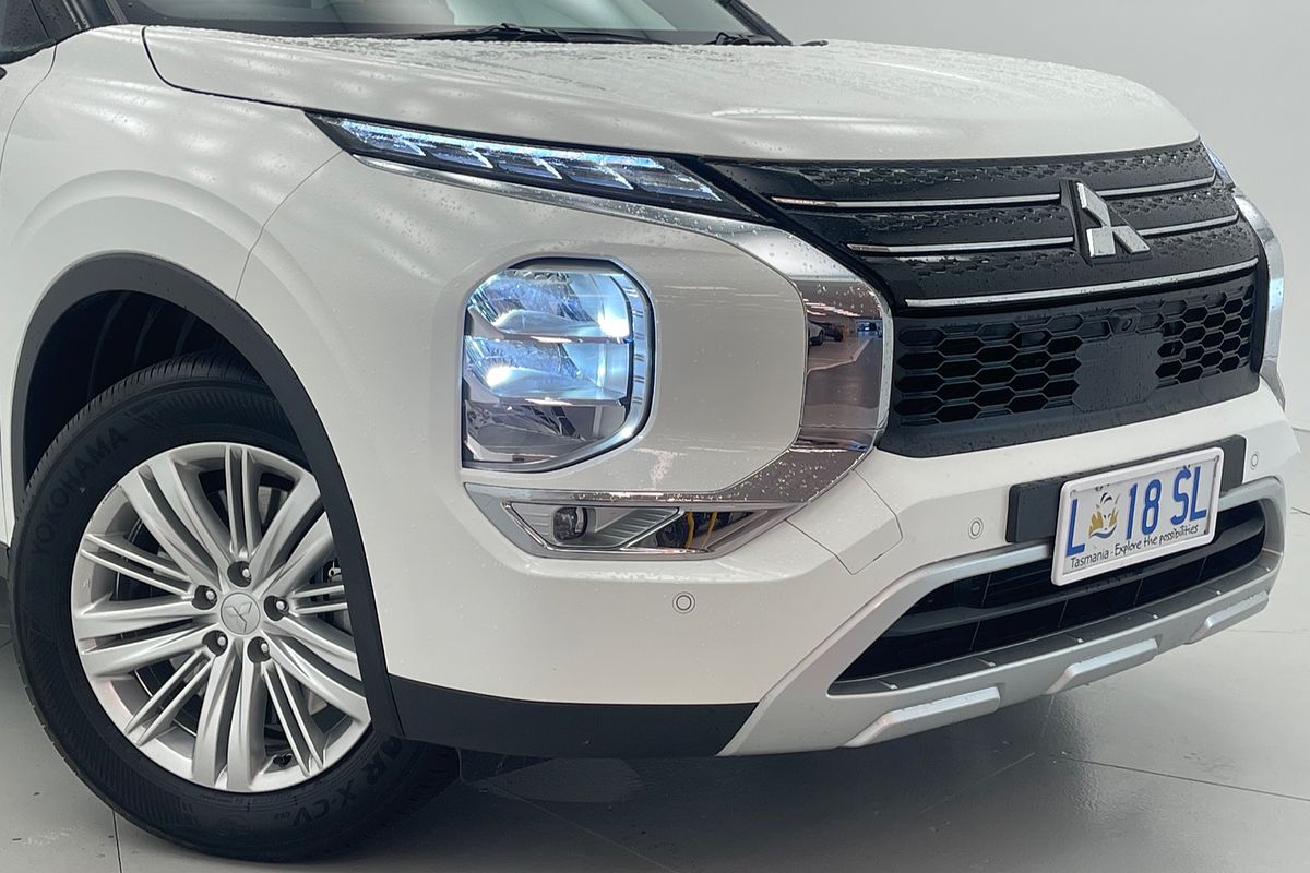 2024 Mitsubishi Outlander LS ZM