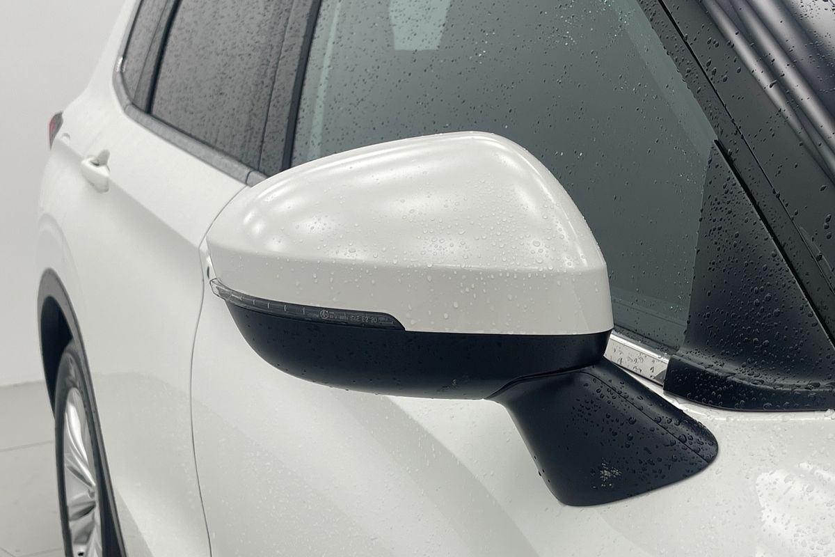 2024 Mitsubishi Outlander LS ZM