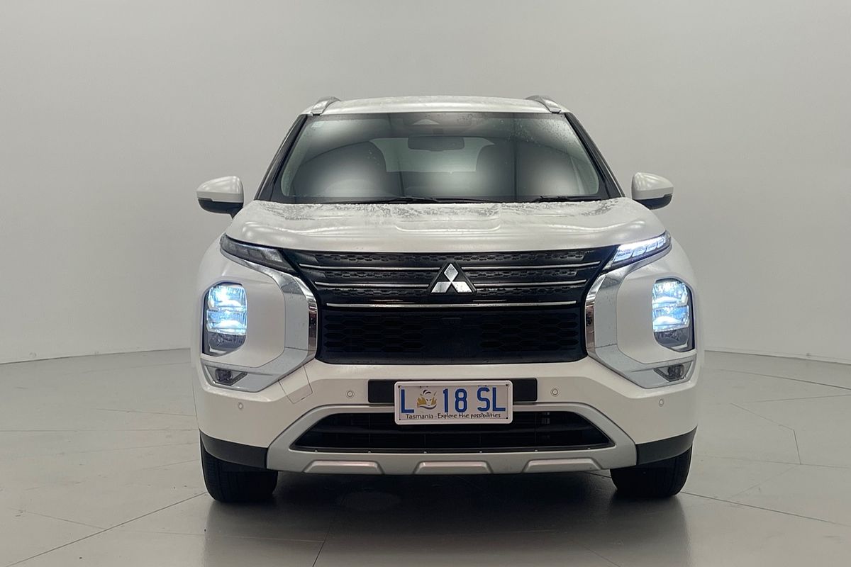 2024 Mitsubishi Outlander LS ZM