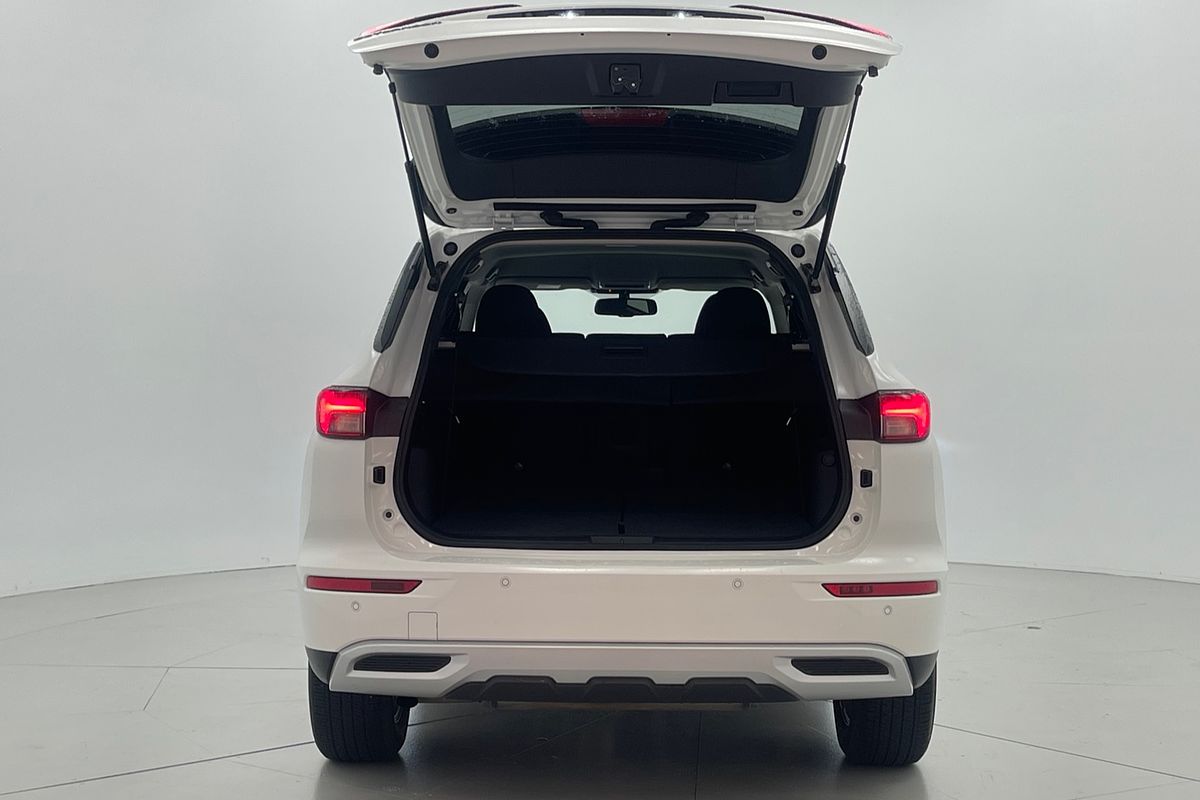 2024 Mitsubishi Outlander LS ZM