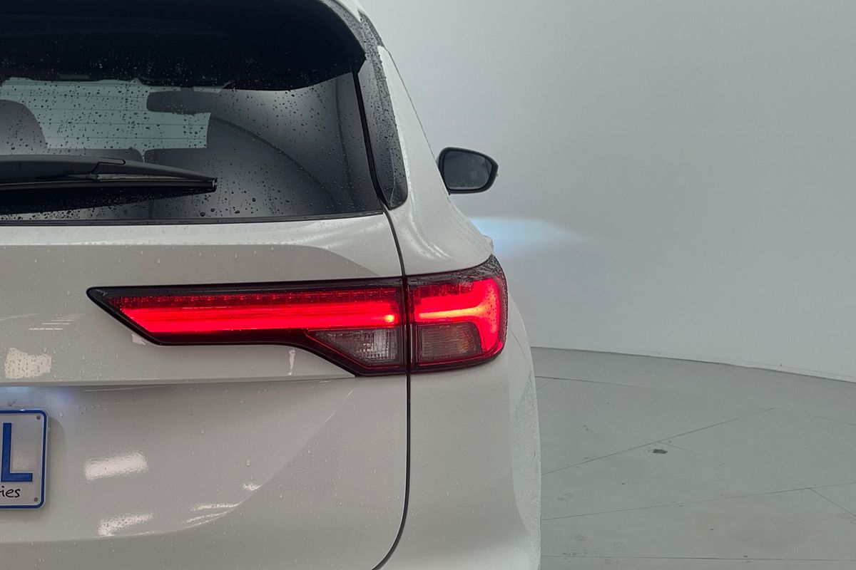 2024 Mitsubishi Outlander LS ZM