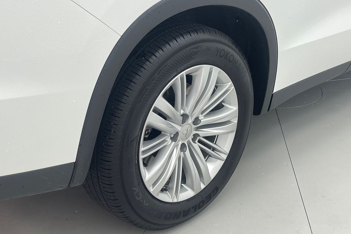 2024 Mitsubishi Outlander LS ZM