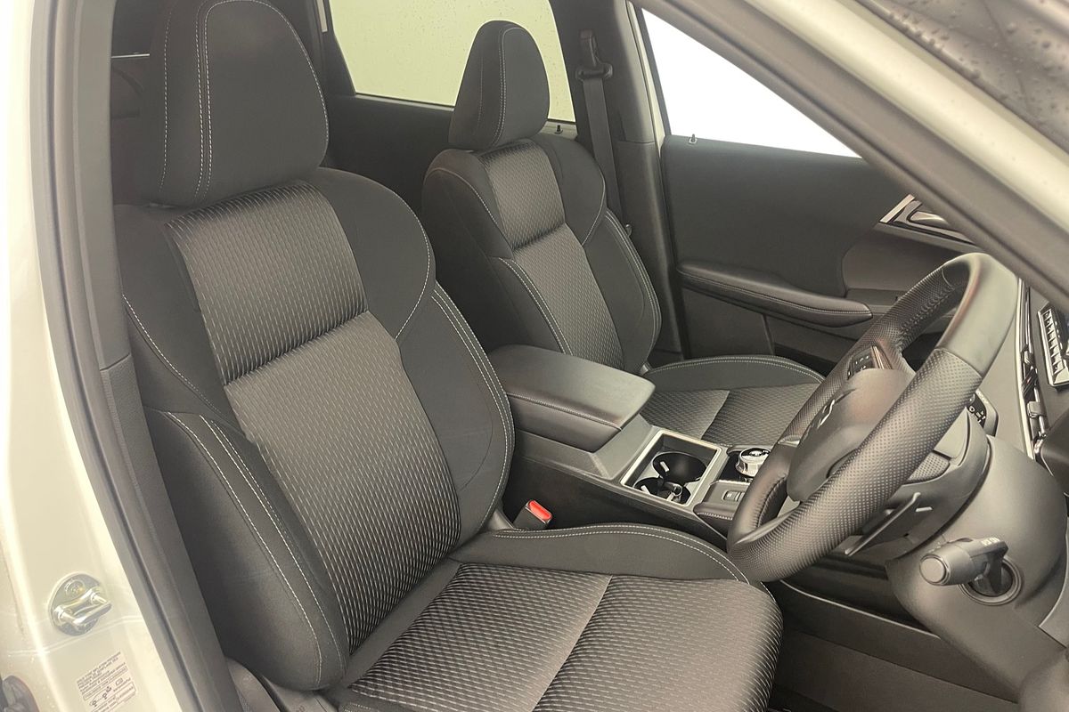 2024 Mitsubishi Outlander LS ZM