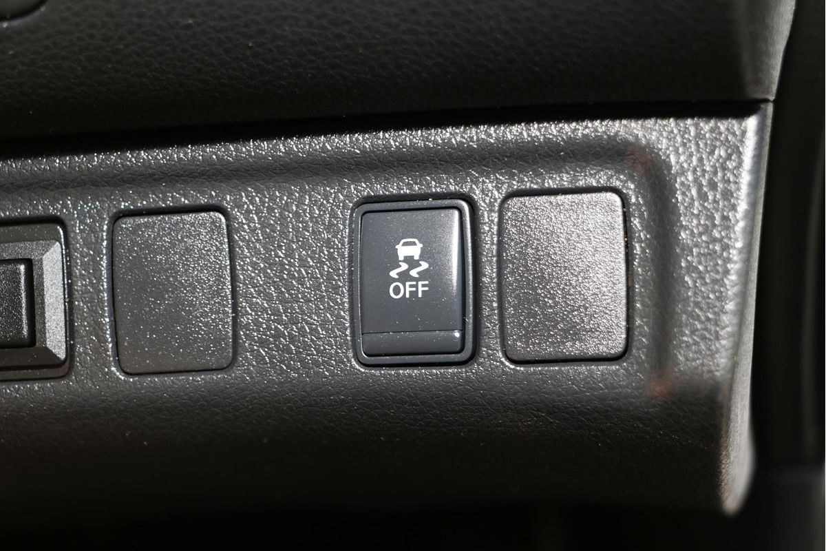 2021 Nissan Navara SL D23 Rear Wheel Drive