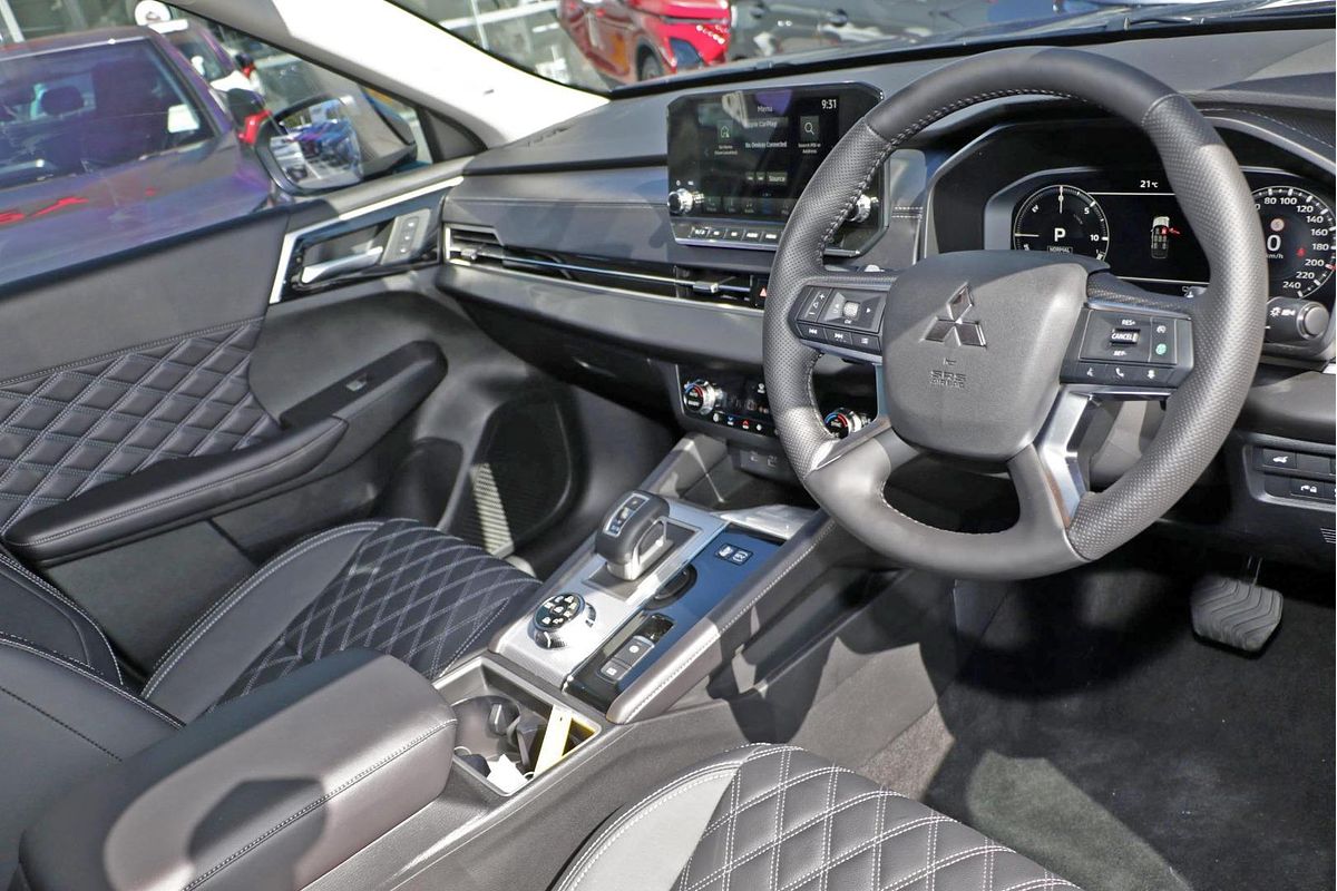 2024 Mitsubishi Outlander PHEV Exceed ZM