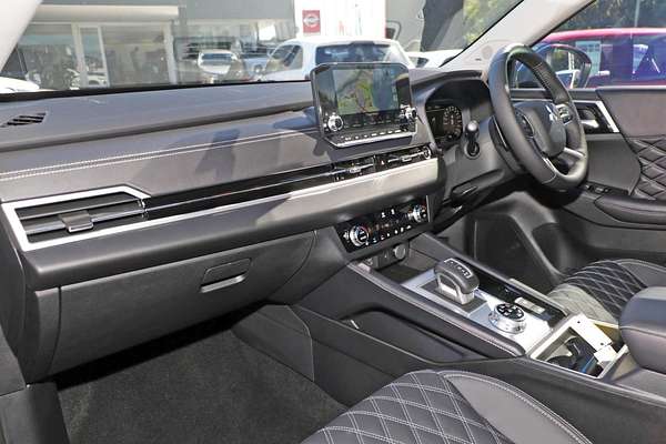 2024 Mitsubishi Outlander PHEV Exceed ZM