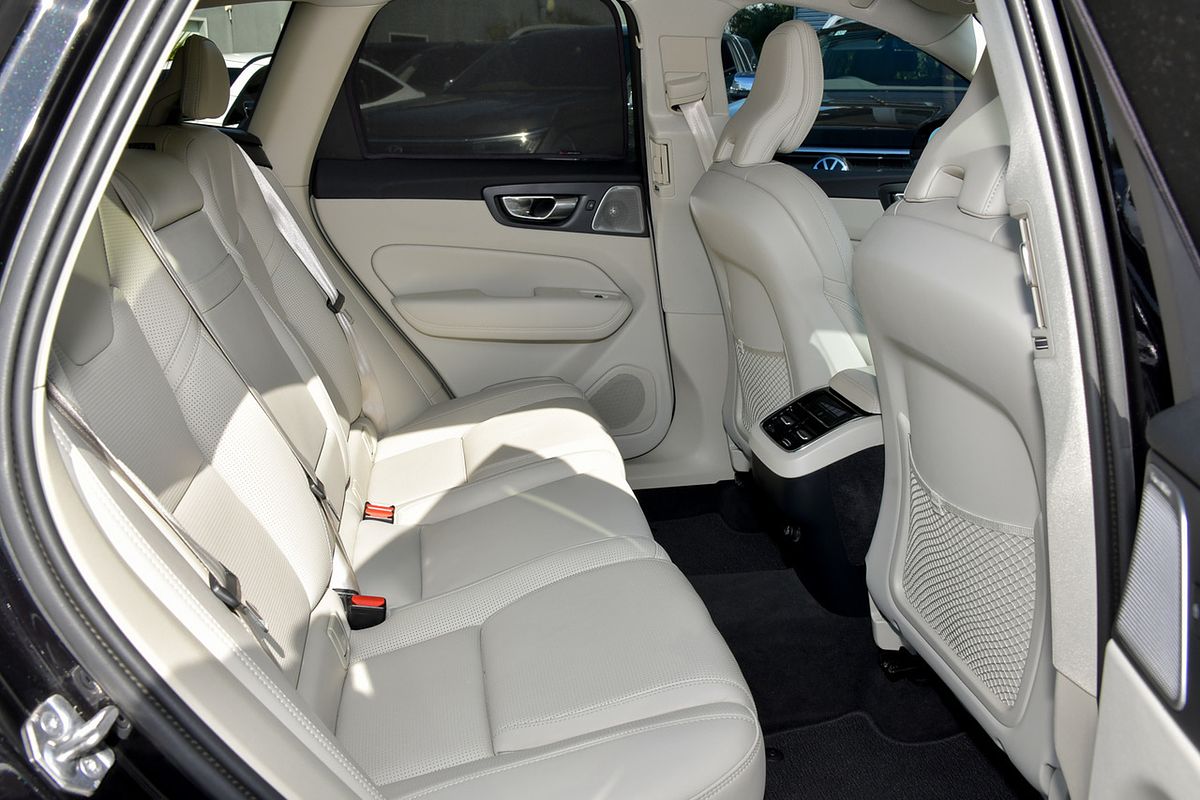 2018 Volvo XC60 T5 Inscription