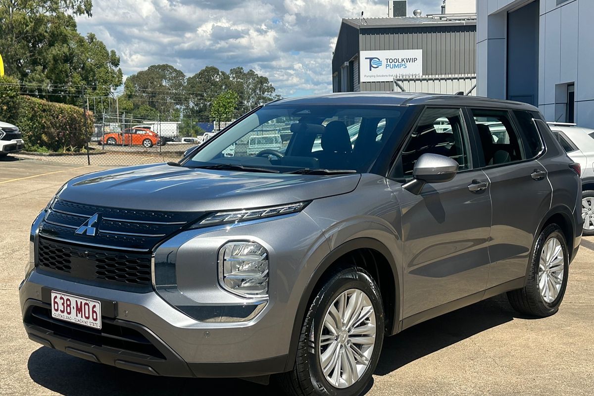 2022 Mitsubishi Outlander ES ZM