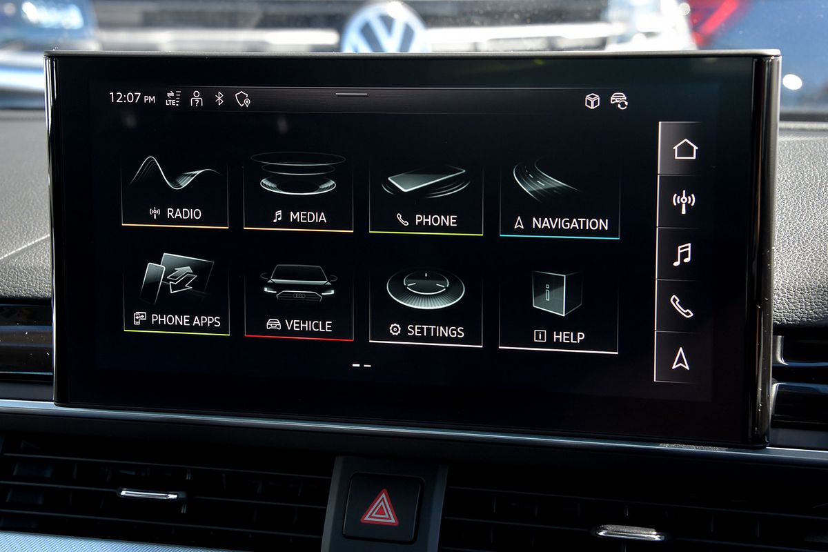2020 Audi A4 45 TFSI S line B9