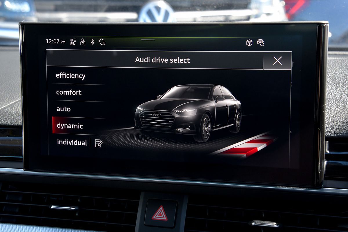 2020 Audi A4 45 TFSI S line B9