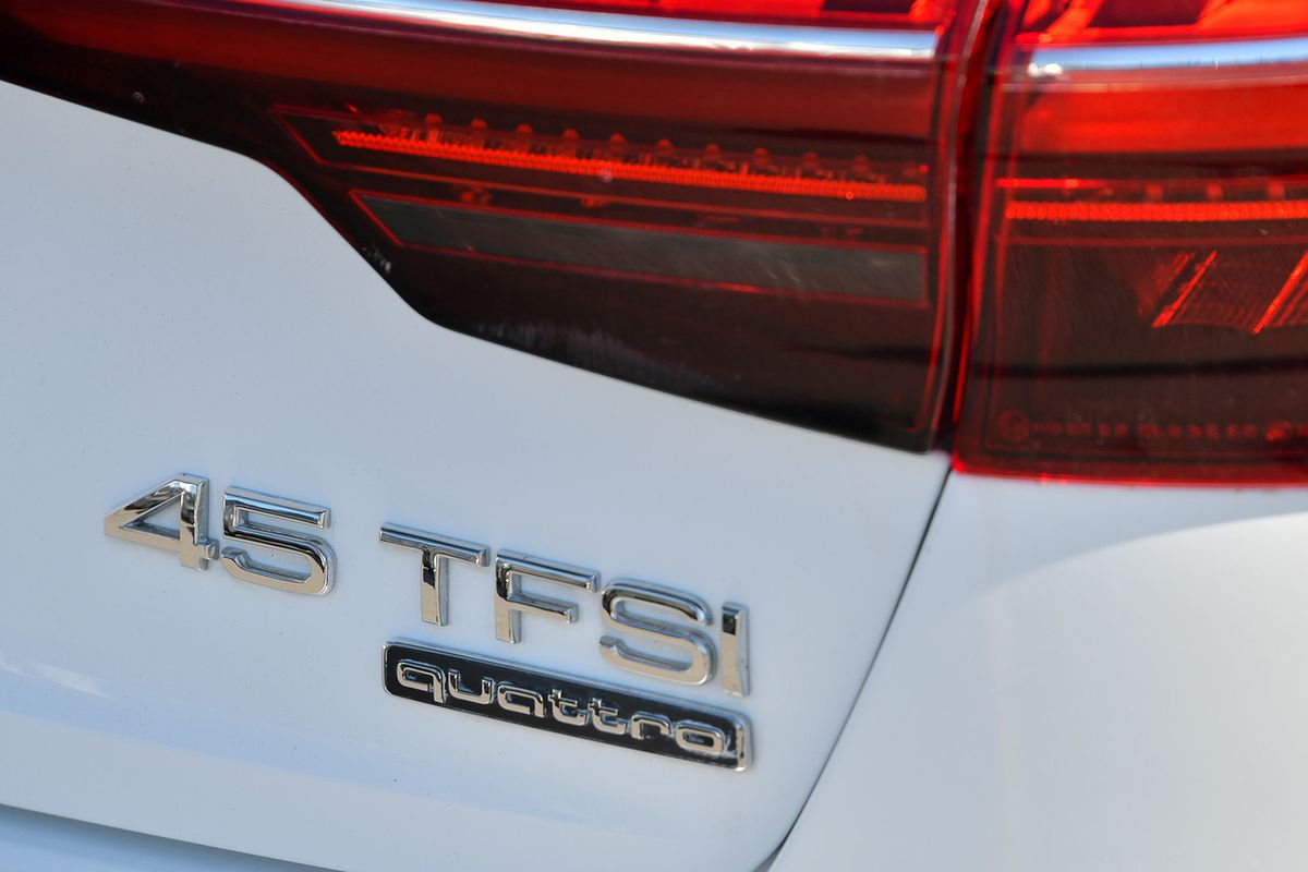 2020 Audi A4 45 TFSI S line B9