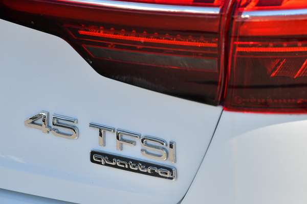 2020 Audi A4 45 TFSI S line B9