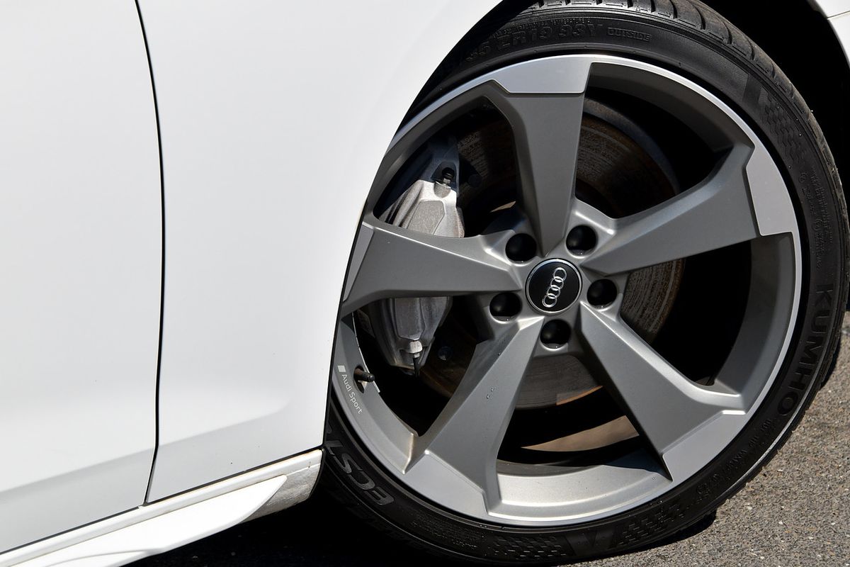 2020 Audi A4 45 TFSI S line B9