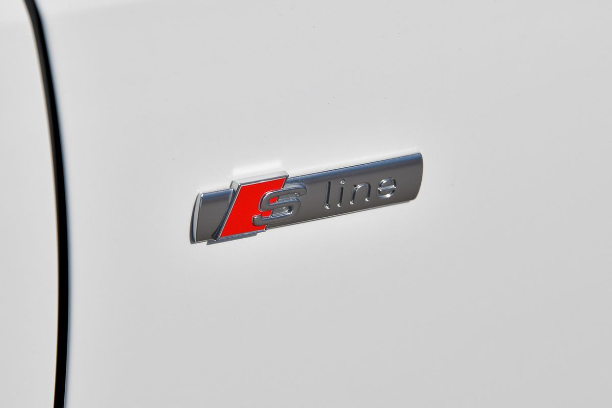 2020 Audi A4 45 TFSI S line B9