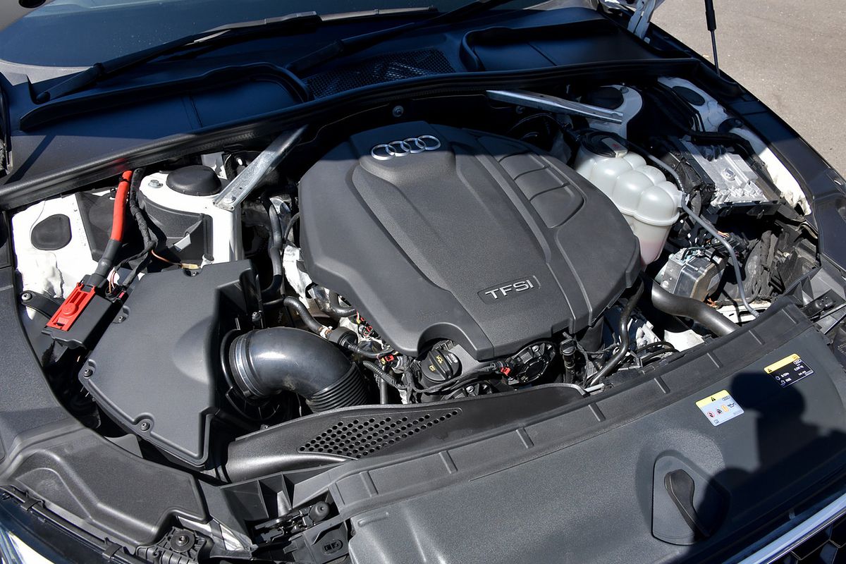 2020 Audi A4 45 TFSI S line B9