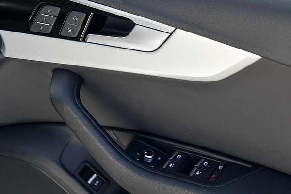 2020 Audi A4 45 TFSI S line B9