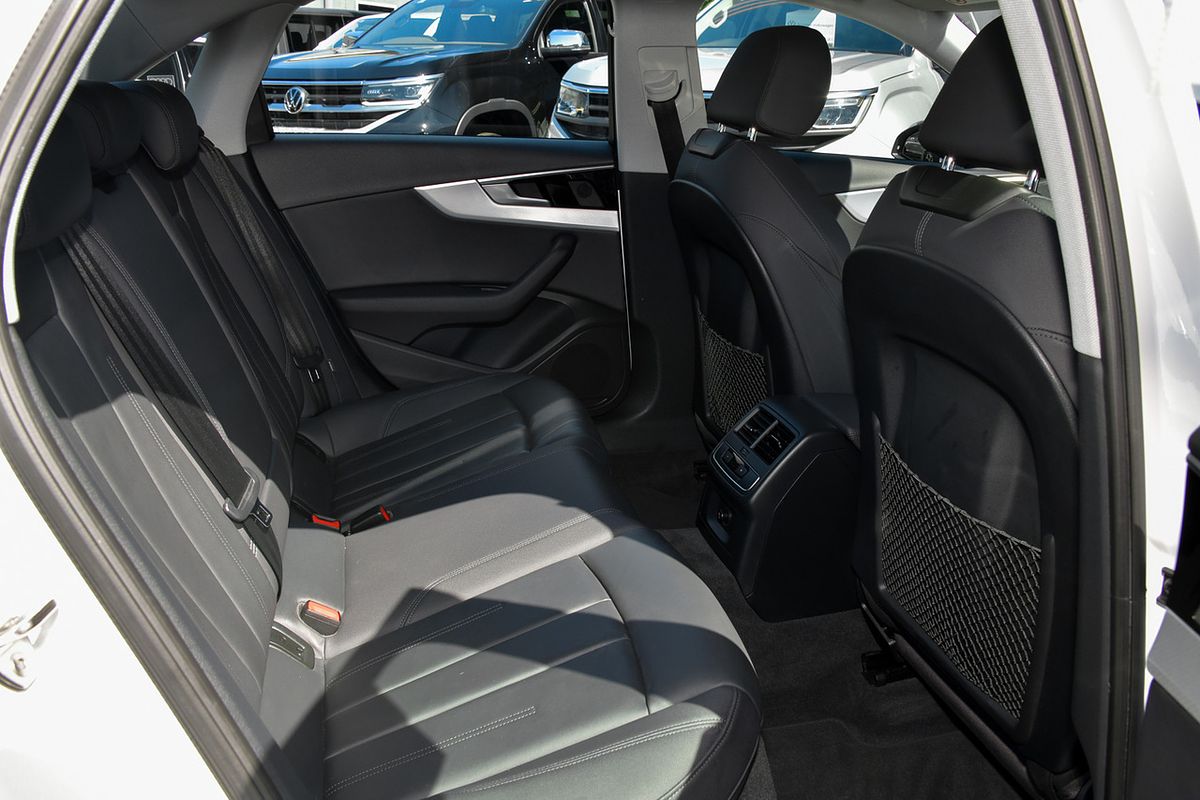 2020 Audi A4 45 TFSI S line B9