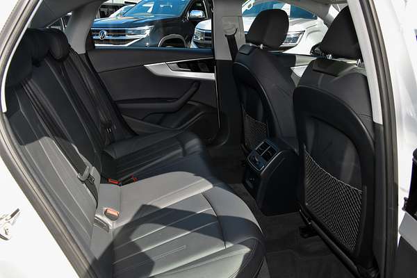 2020 Audi A4 45 TFSI S line B9