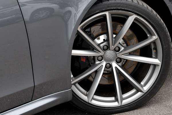 2015 Audi RS4 B8
