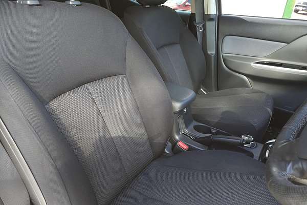 2015 Mitsubishi Triton GLS MQ 4X4