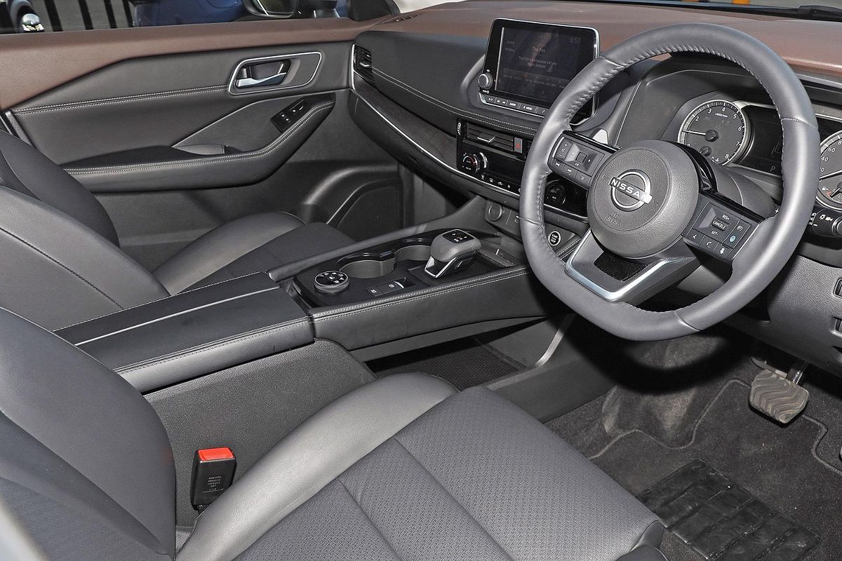 2024 Nissan X-TRAIL ST-L T33