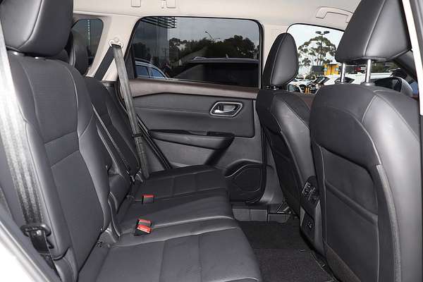 2024 Nissan X-TRAIL ST-L T33