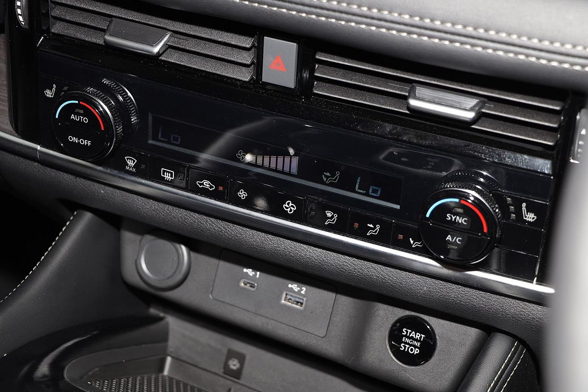 2024 Nissan X-TRAIL ST-L T33