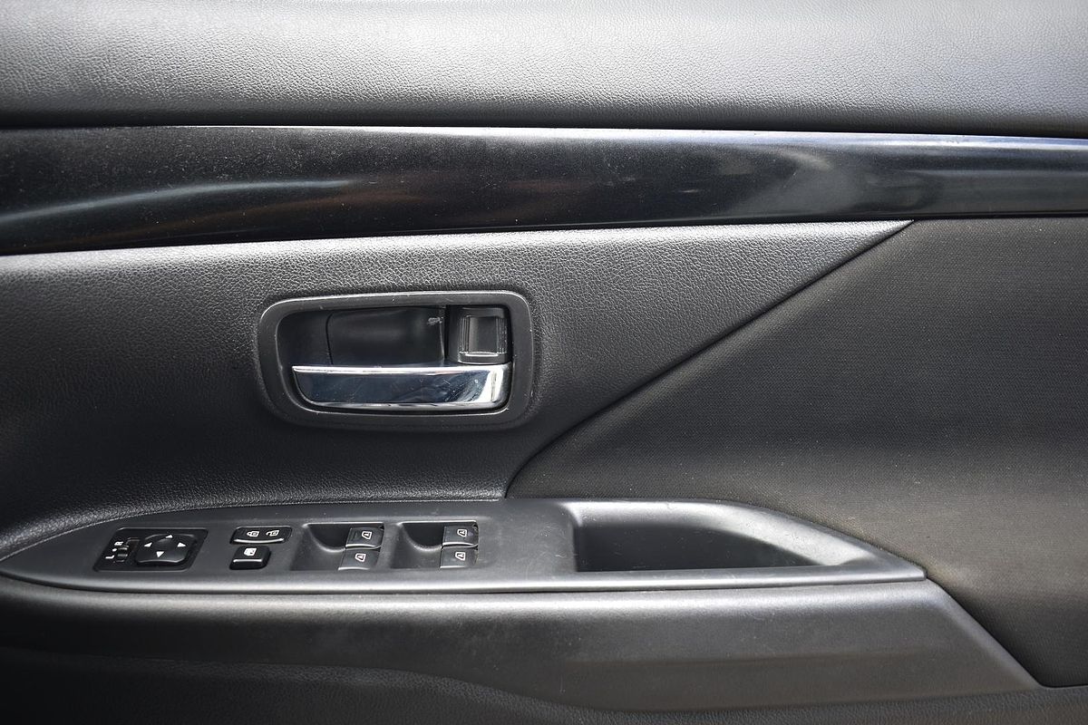 2021 Mitsubishi Outlander ES ZL