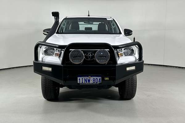 2019 Toyota HILUX SR (4x4) GUN126R MY19 4X4