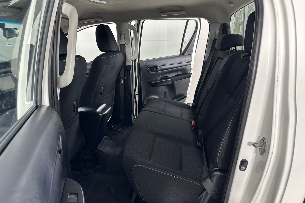 2019 Toyota HILUX SR (4x4) GUN126R MY19 4X4