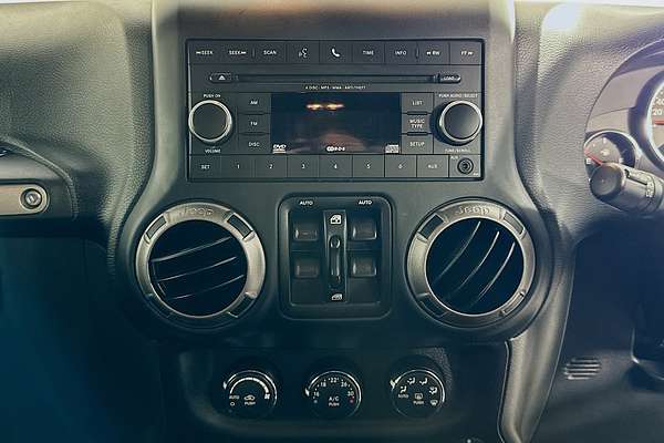 2018 Jeep WRANGLER UNLIMITED SPORT (4x4) JK MY18