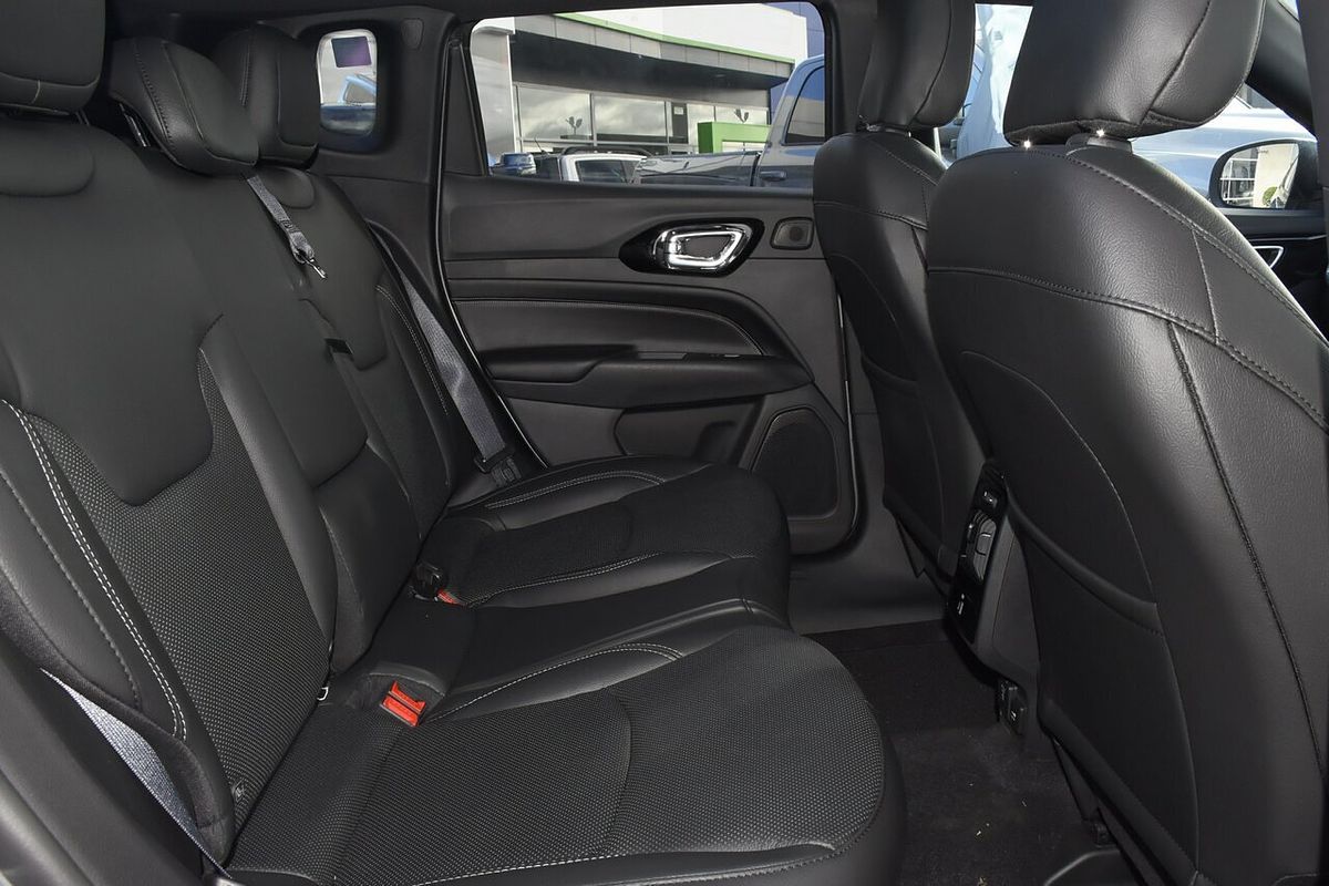 2023 Jeep Compass S-Limited M6