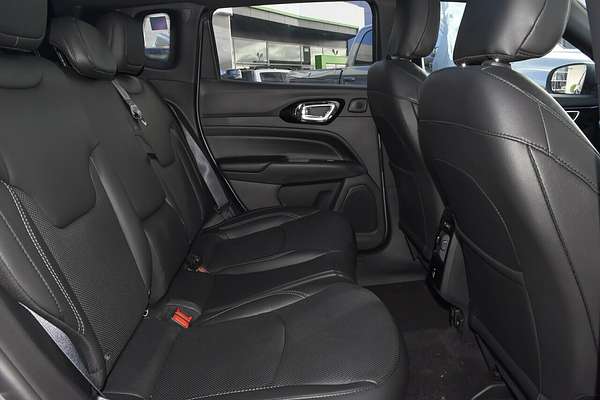 2023 Jeep Compass S-Limited M6