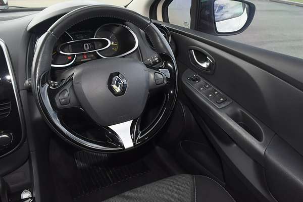 2015 Renault Clio Expression IV B98