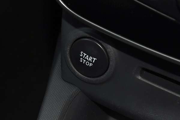 2015 Renault Clio Expression IV B98