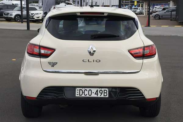 2015 Renault Clio Expression IV B98
