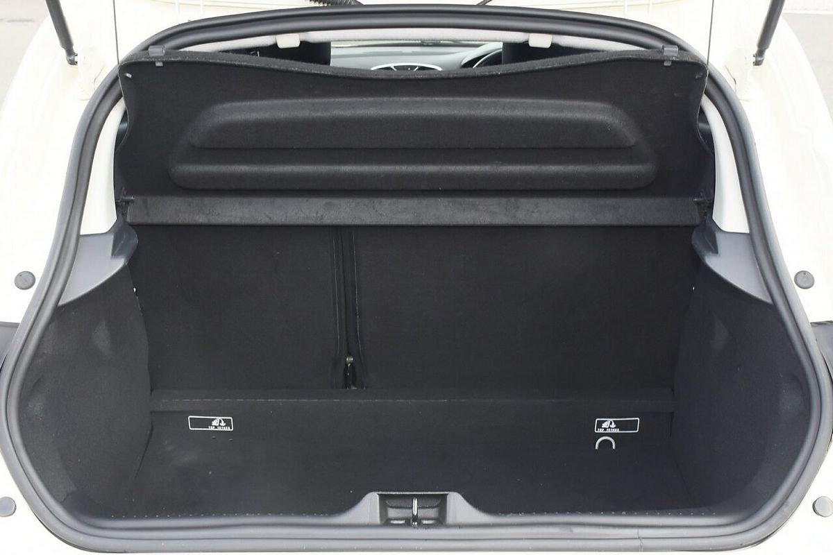 2015 Renault Clio Expression IV B98