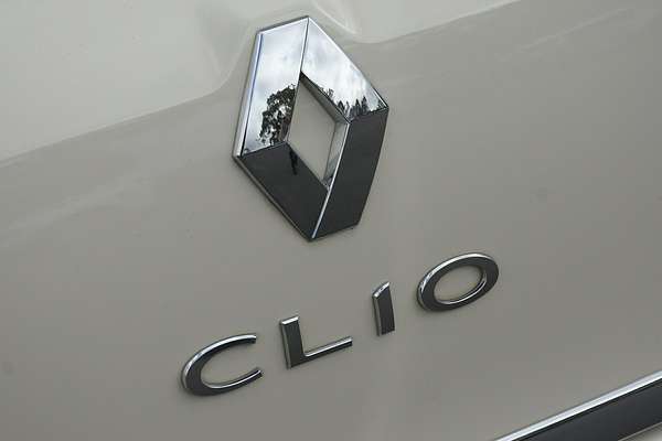 2015 Renault Clio Expression IV B98